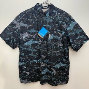 Columbia PFG Mens Medium Fishing Button Up Shirt Shark Print Mesh Lined NWT